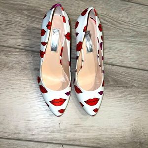 Kiss pumps 💋 size 7 woman